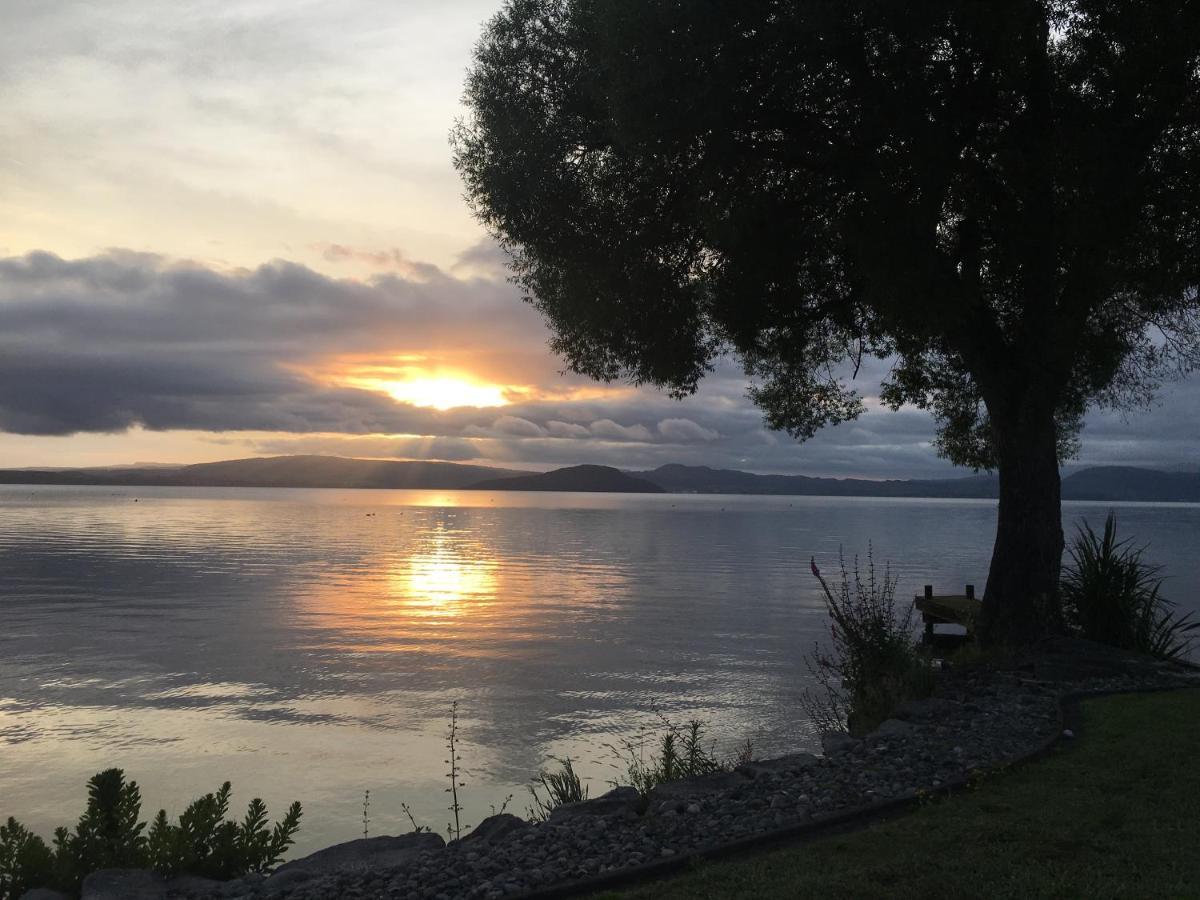 Tranquility Lakefront ロトルア エクステリア 写真